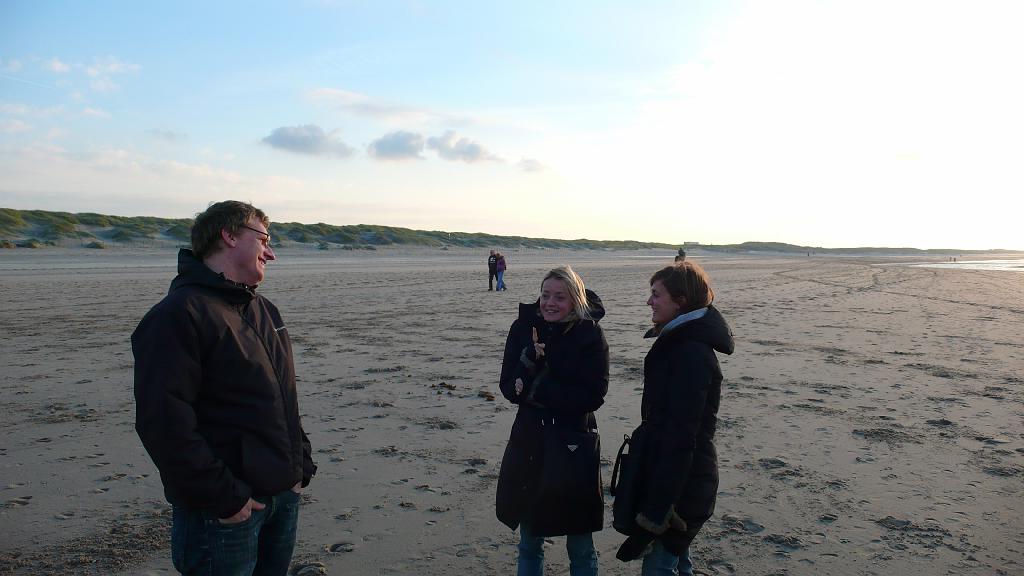 2007-11-17-16.34.44 Hoek van Holand Bea und Fra